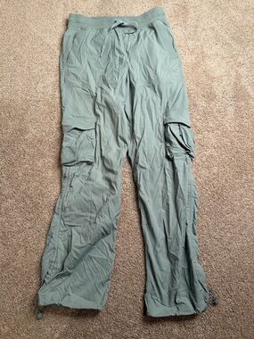 Lululemon Dance Studio Relaxed Fit Mid Rise Cargo Pants Size Small